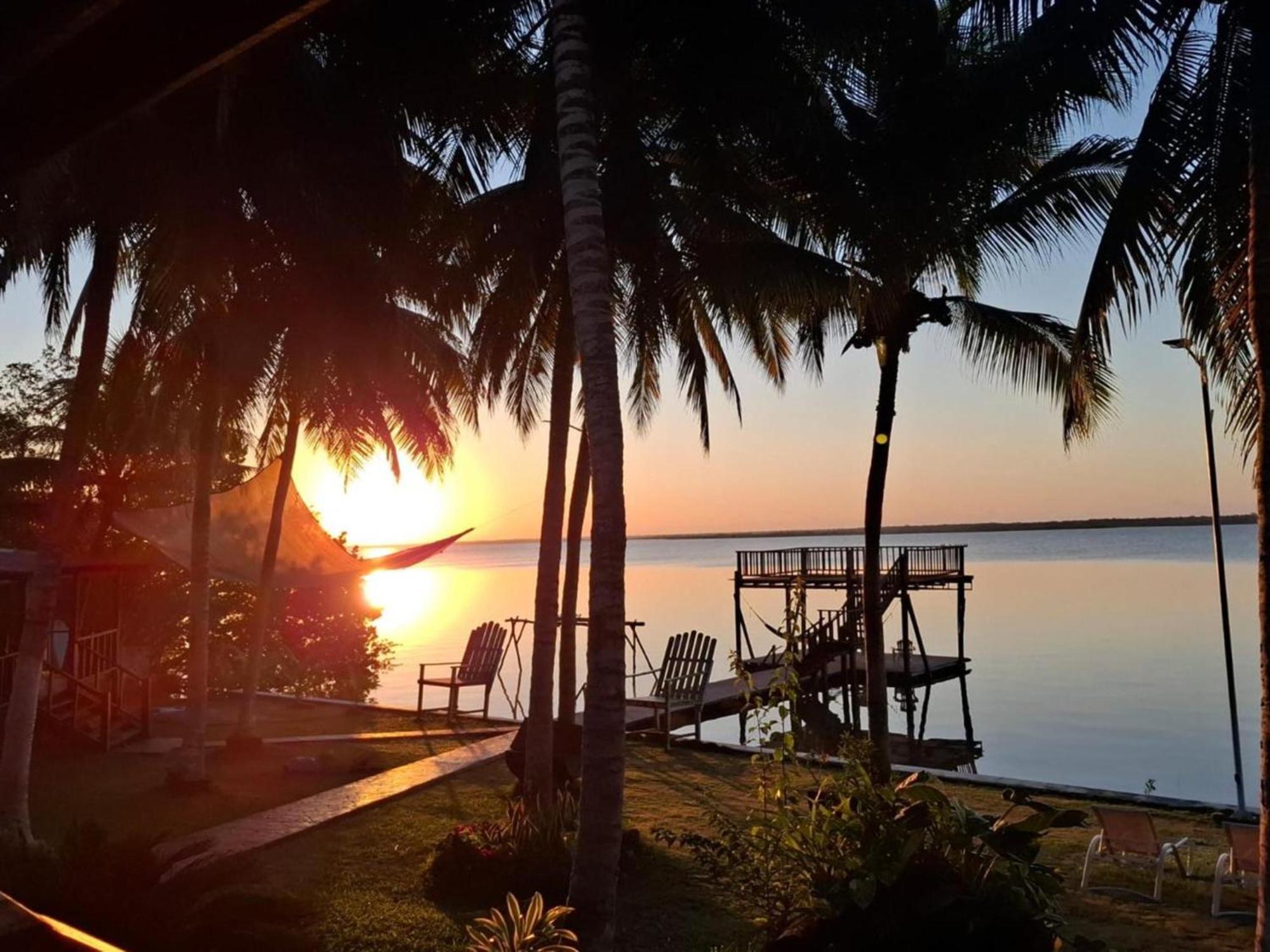 Coras Place Bacalar Lagoon Front Kültér fotó